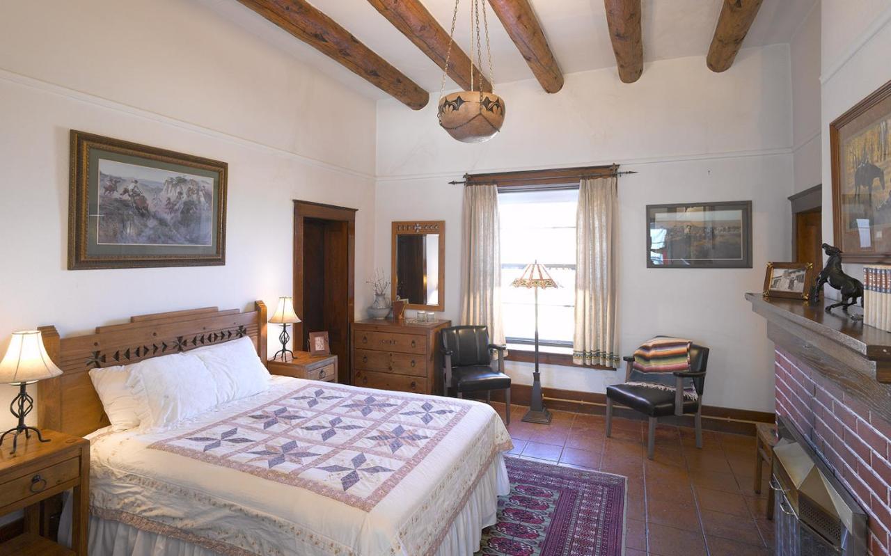 Casa Del Gavilan Historic Inn Cimarron 外观 照片