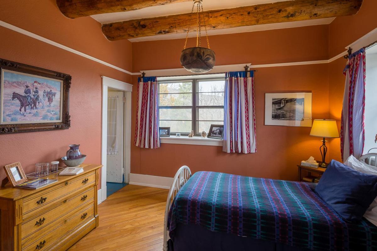 Casa Del Gavilan Historic Inn Cimarron 外观 照片